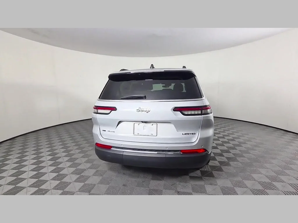 Used 2021 Silver Zynith Jeep Limited image 41