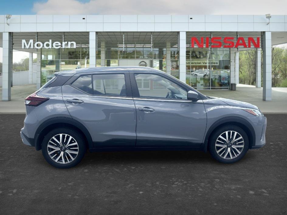 Certified Used 2023 Boulder Gray Pearl Nissan SV image 6