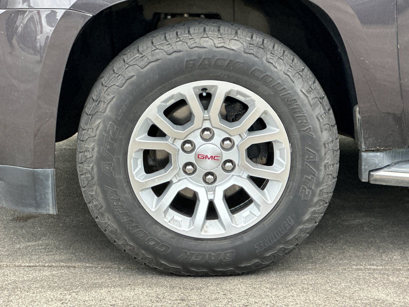 Used 2015 Iridium Metallic GMC SLT image 24