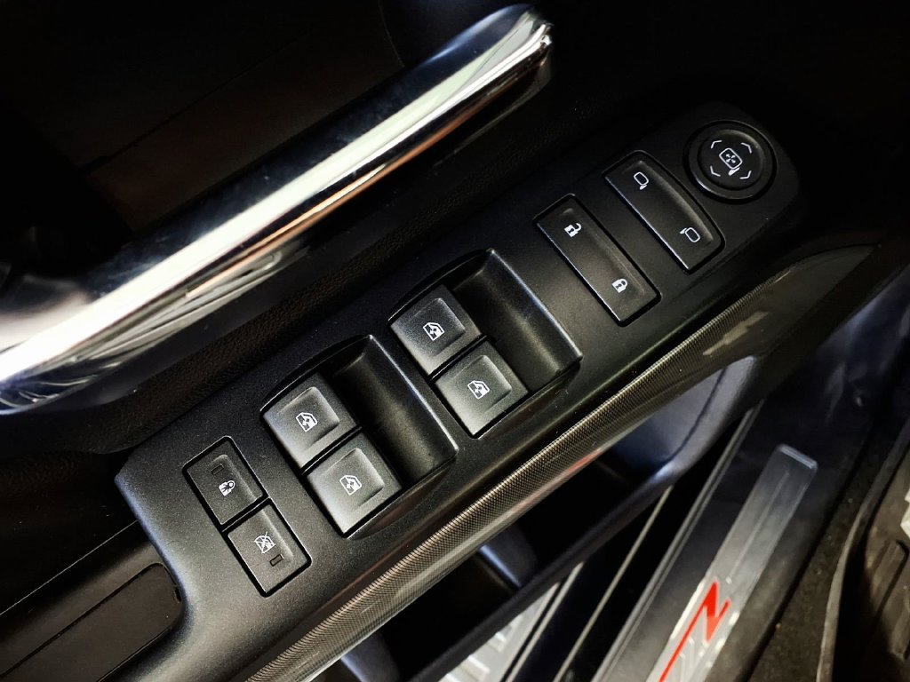 Used 2018 BLACK Chevrolet LT image 25