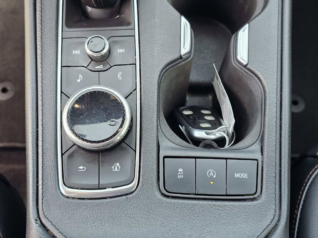 Used 2019 Silver Cadillac Sport image 32