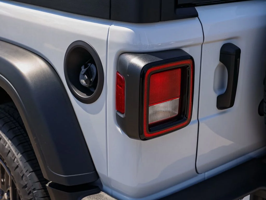New 2026 Bright White Clear-Coat Exterior Paint Jeep Sport image 6
