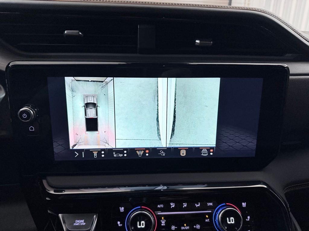 Used 2024 White GMC AT4 image 20