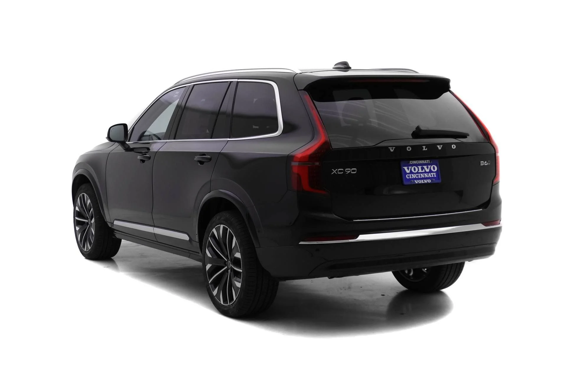 New 2026 Onyx Black Volvo Plus image 5