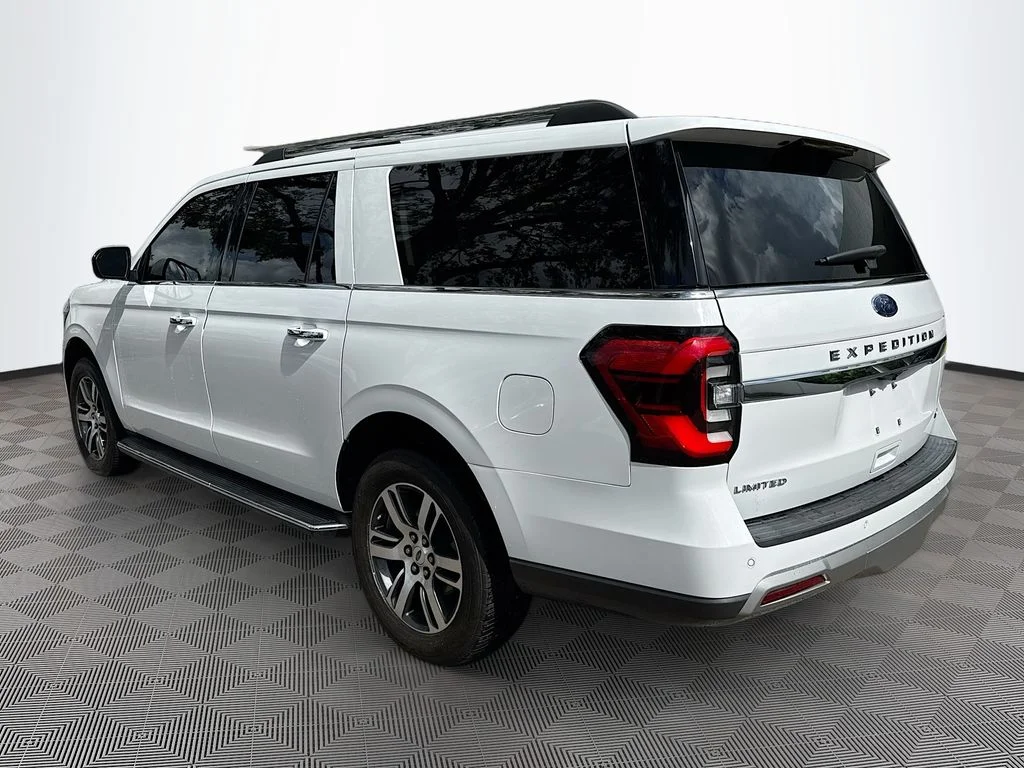 Used 2022 White Ford Limited image 8