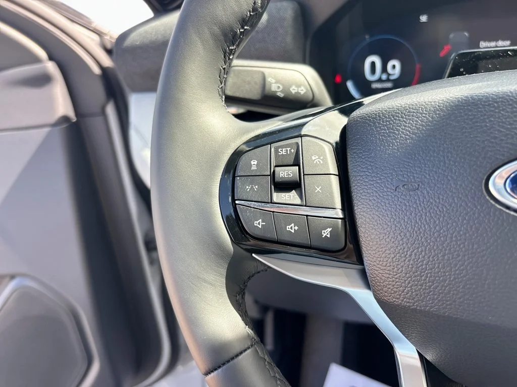 New 2027 Avalanche Gray Ford Platinum™ image 31