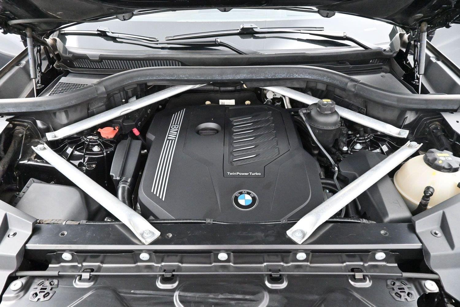 Used 2019 Black Sapphire Metallic BMW xDrive40i image 43