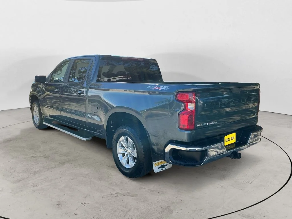 Used 2020 SHADOW GRAY METALLIC Chevrolet LT image 7