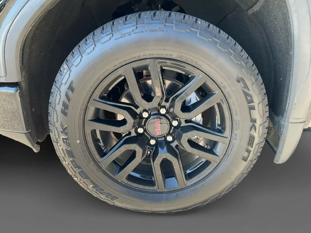 Used 2022 ONYX BLACK GMC Elevation image 11