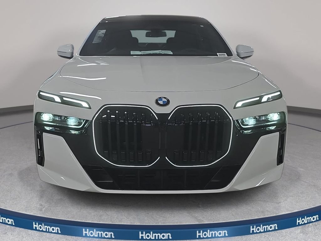 New 2026 Alpine White BMW 760i xDrive image 2