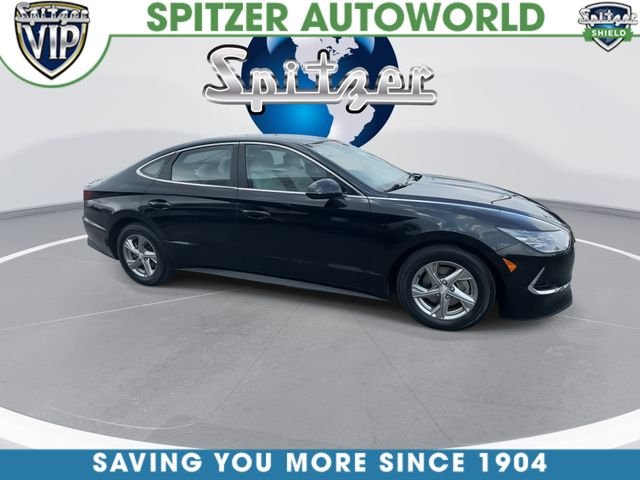 Certified Used 2023 Black Hyundai SE image 10
