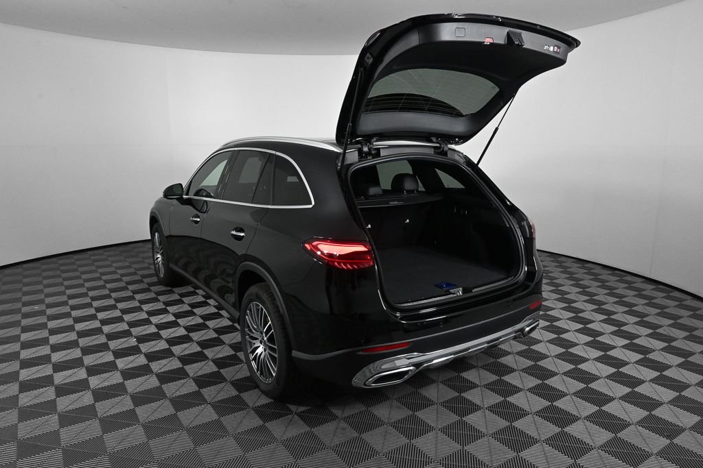 New 2026 Black Mercedes-Benz GLC 300 image 31