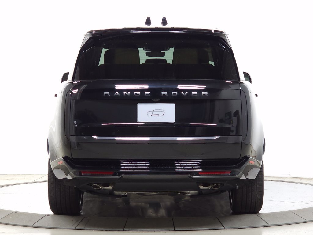 New 2026 Santorini Black Land Rover SE image 5
