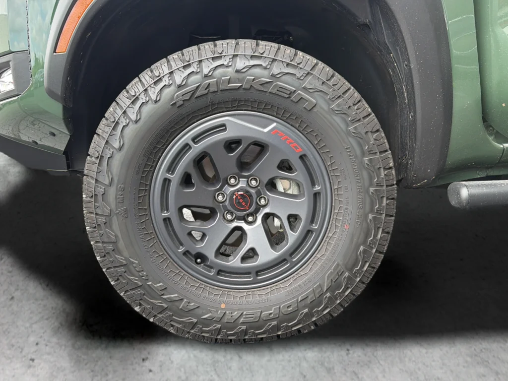 Used 2025 Green Nissan PRO-4X image 9