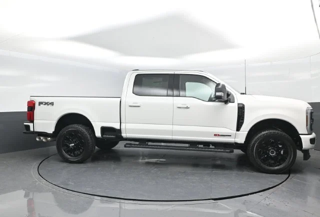 New 2027 Star White Metallic Tri-Coat Ford F-350® Lariat® image 3