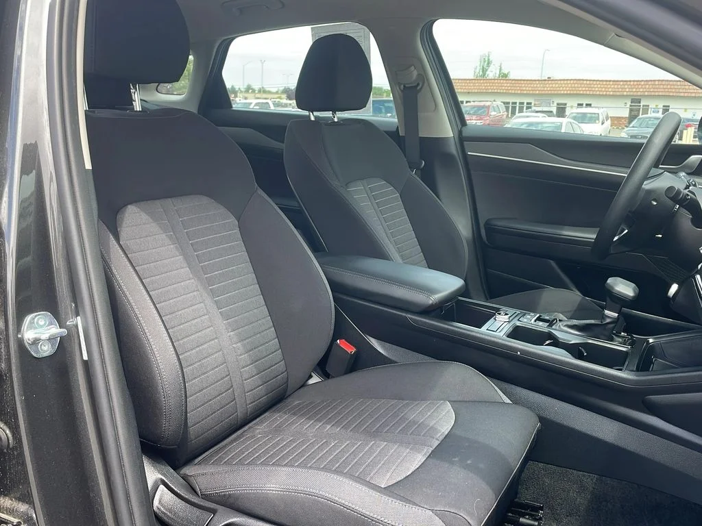 2025 Kia K5 LXS - Photo 20