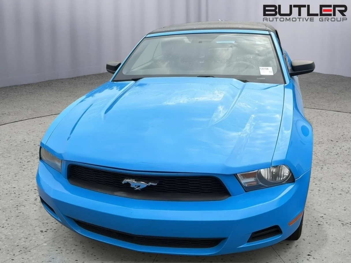 Used 2012 Grabber Blue Ford V6 Premium image 4