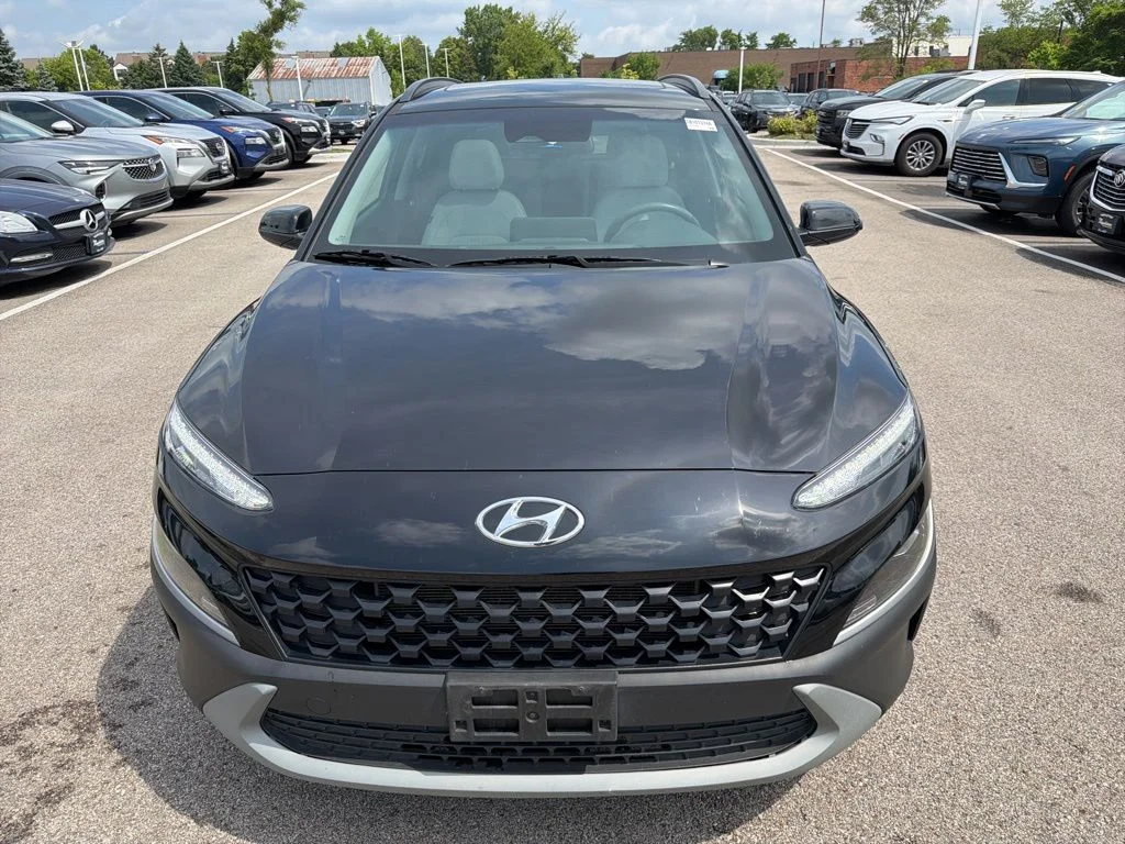 Used 2023 Black Hyundai SEL image 3