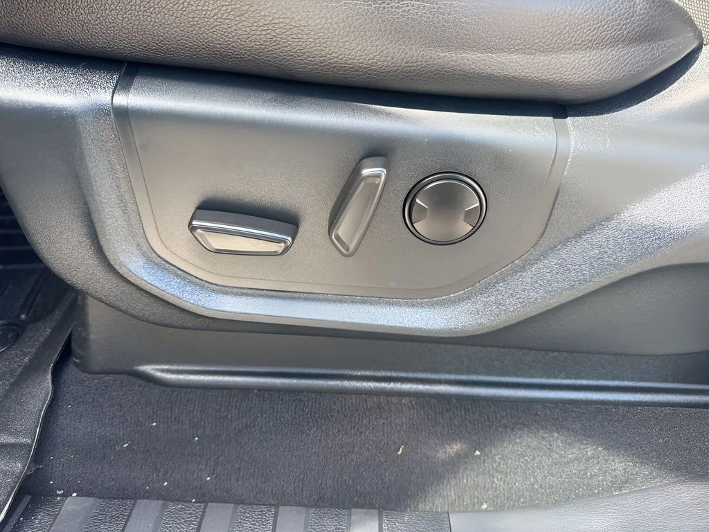 Used 2020 Black Ford Lariat image 10