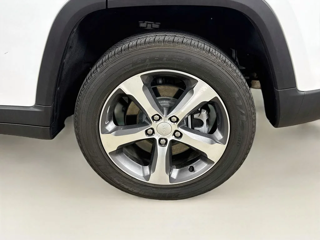 Used 2022 White Jeep 4xe image 30