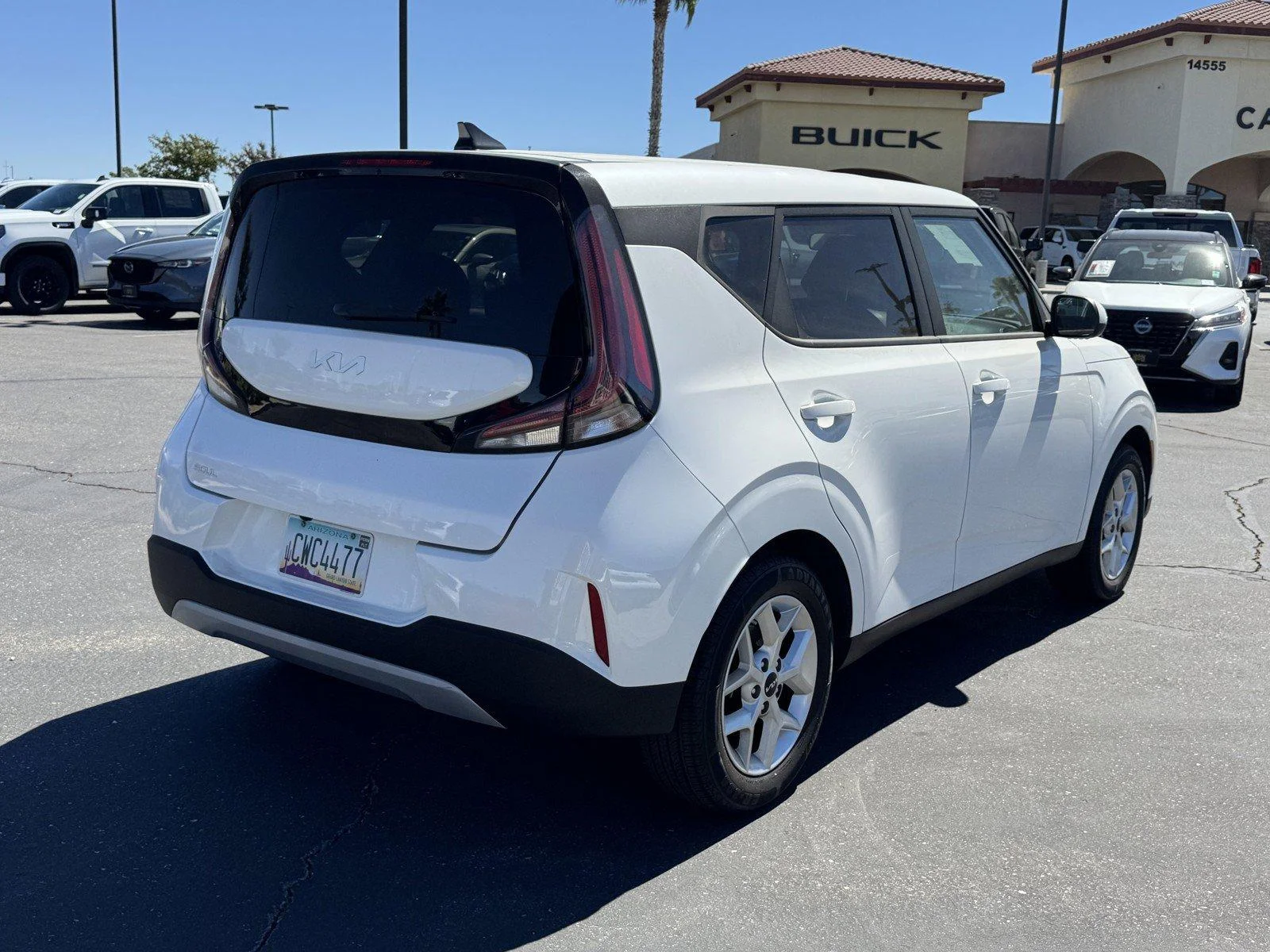 Used 2024 Snow White Pearl Kia LX image 6