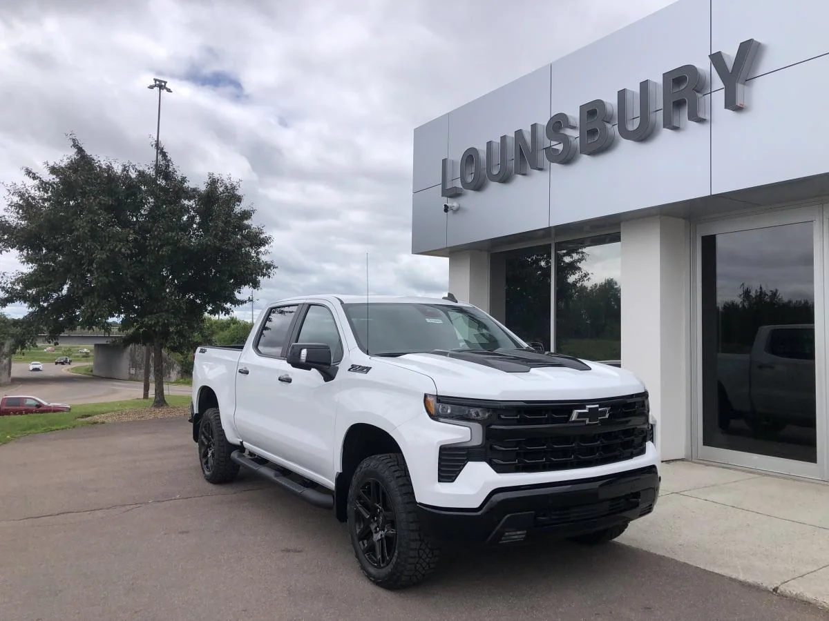 New 2026 White Chevrolet 4wd Crew Cab 147" Lt image 1
