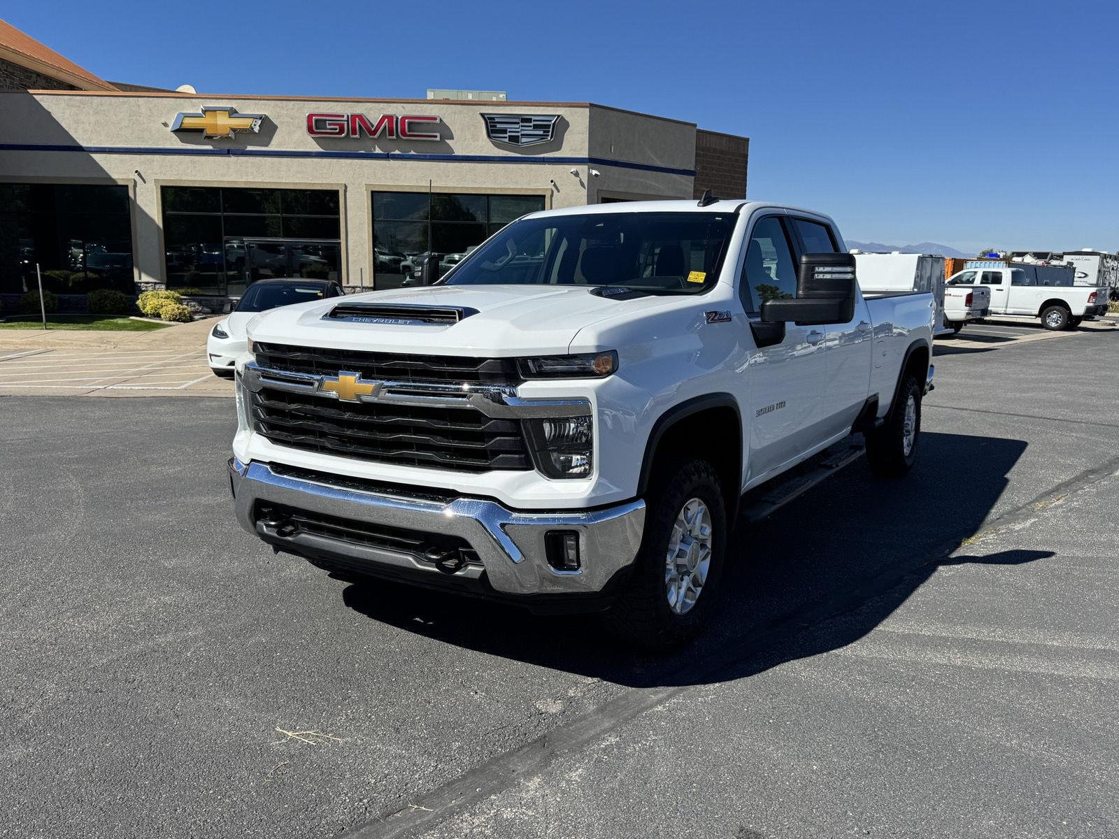 Used 2024 Summit White Chevrolet LT image 6