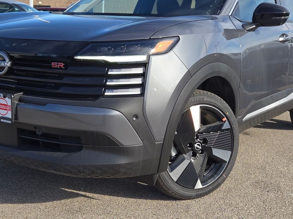New 2026 Gray Nissan SR image 3