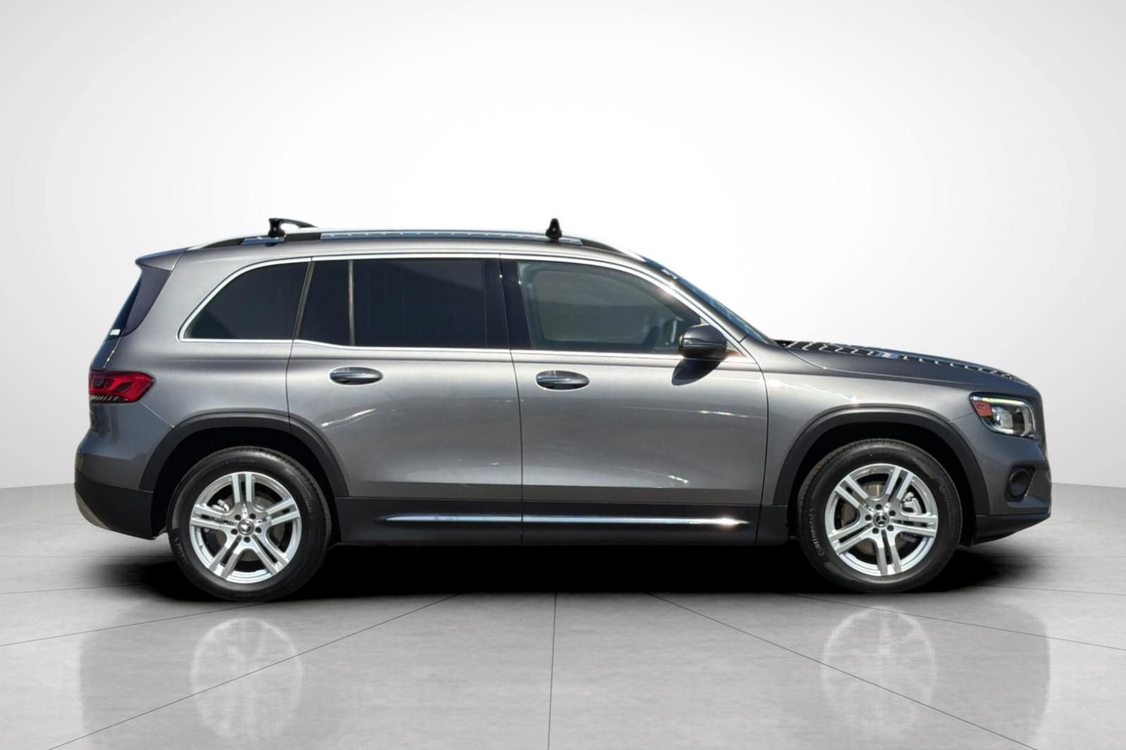 Used 2021 Gray Mercedes-Benz GLB 250 image 32