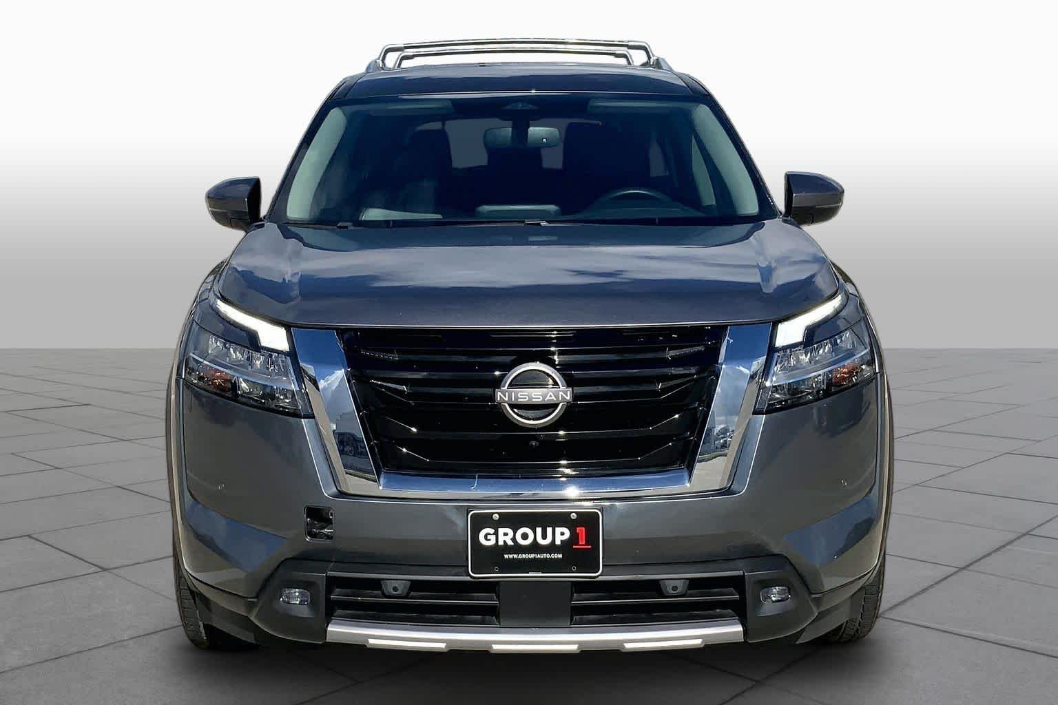 Used 2022 Gun Metallic Nissan SL image 4