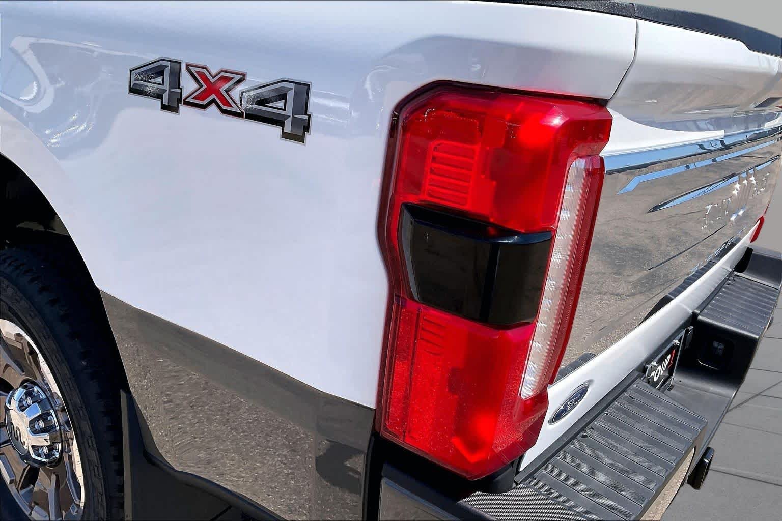 New 2026 Star White Metallic Tri-Coat Ford F-250® King Ranch® image 14