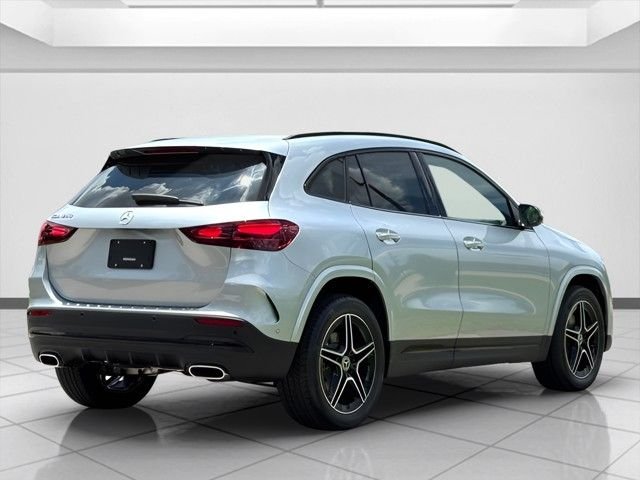 Used 2025 Silver Mercedes-Benz GLA 250 image 3