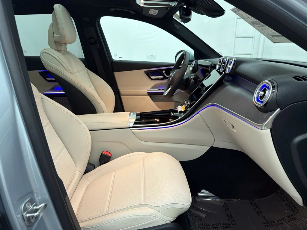 New 2027 Silver Mercedes-Benz GLC 300 image 28