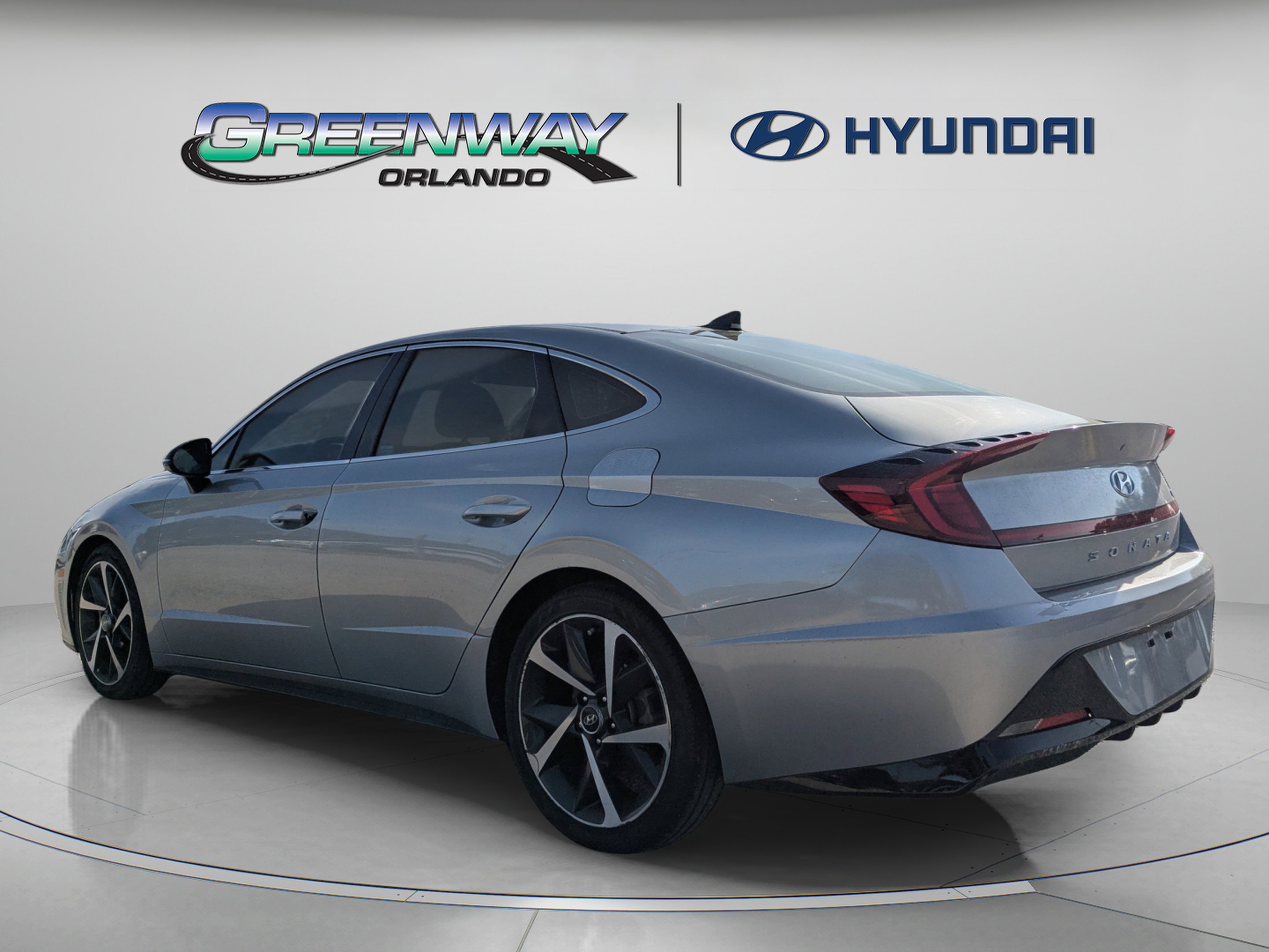 Used 2021 Shimmering Silver Pearl Hyundai SEL Plus image 6
