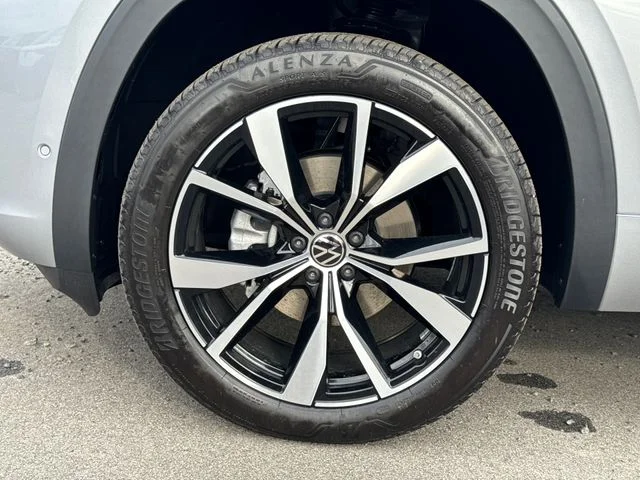 New 2026 Silver Mist Metallic Volkswagen 2.0T SEL Premium R-Line image 10