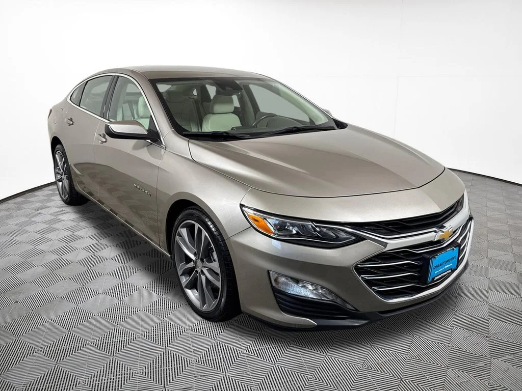 Used 2024 Gray Chevrolet LT image 4