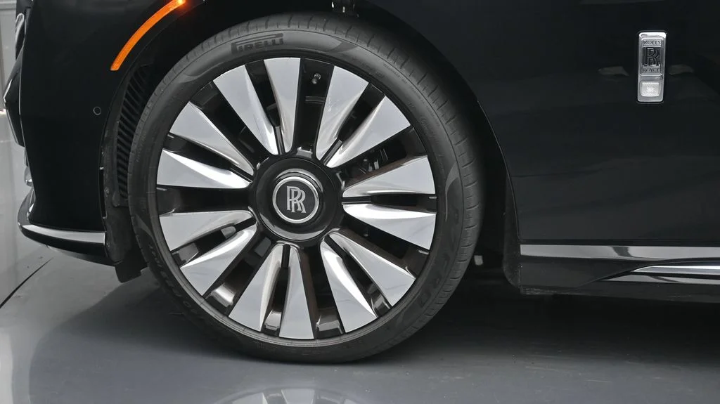 Used 2025 Black Rolls-Royce  image 12