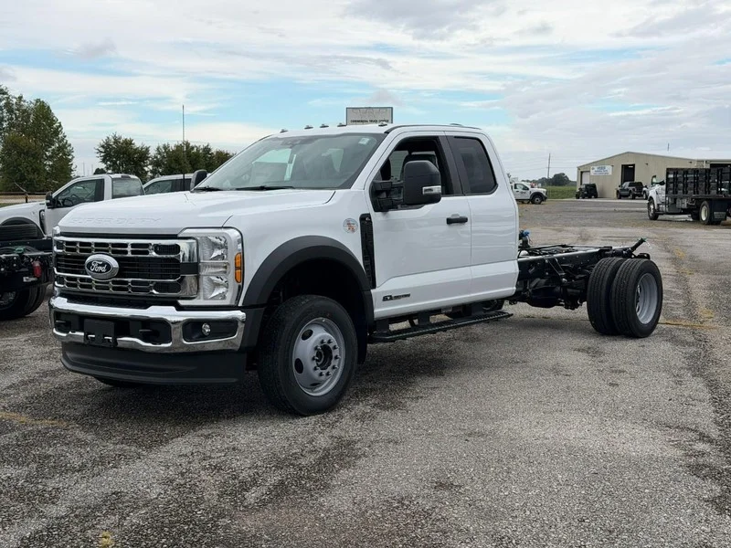 2027 Ford F-550 Super Duty Chassis Cab