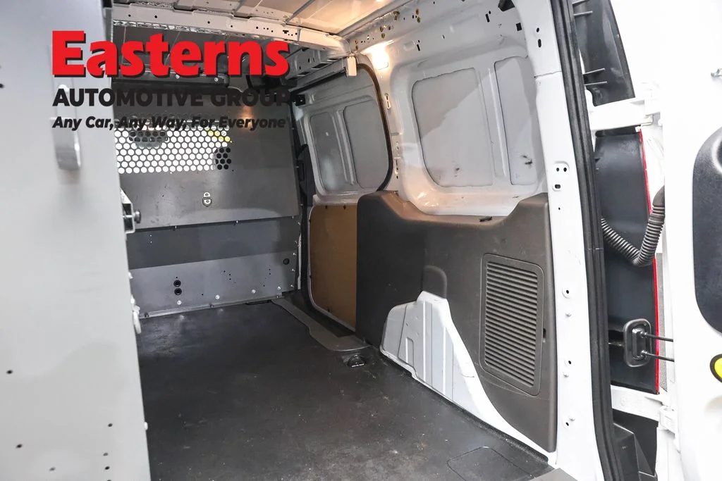 Used 2022 White Ford XL image 24