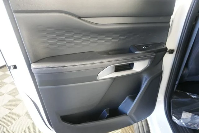 New 2026 Oxford White Ford Lariat® image 23