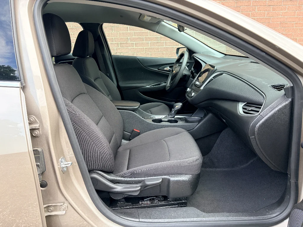 Used 2023 Gray Metallic Chevrolet LT image 20