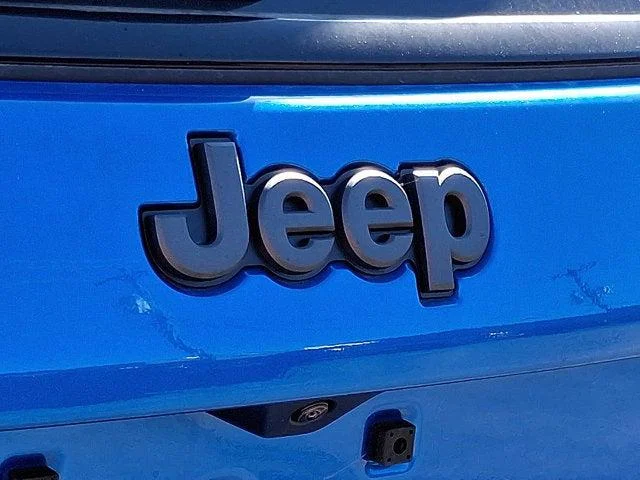 New 2026 Hydro Blue Pearl-Coat Exterior Paint Jeep Limited image 5