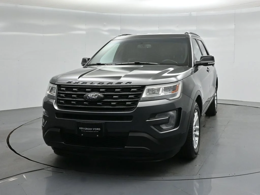 Certified Used 2017 Gray Ford XLT image 56