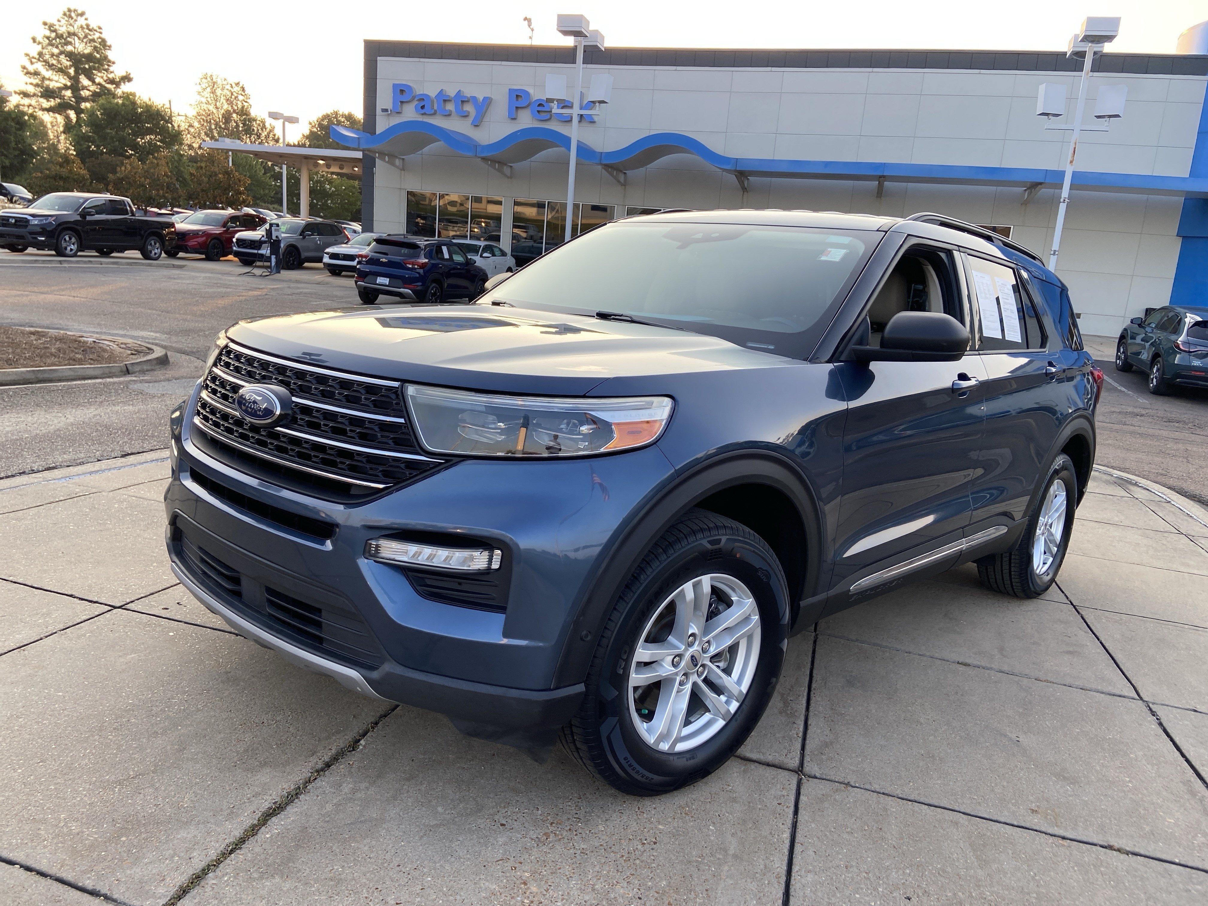 Used 2020 Blue Metallic Ford XLT image 4