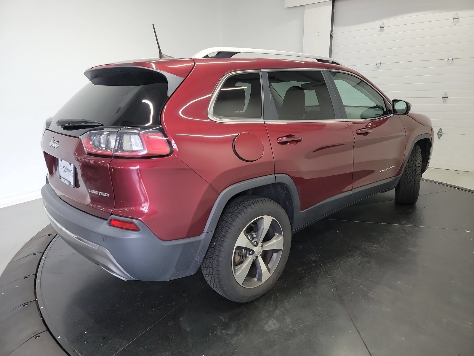 Used 2020 Velvet Red Pearlcoat Jeep Limited image 8