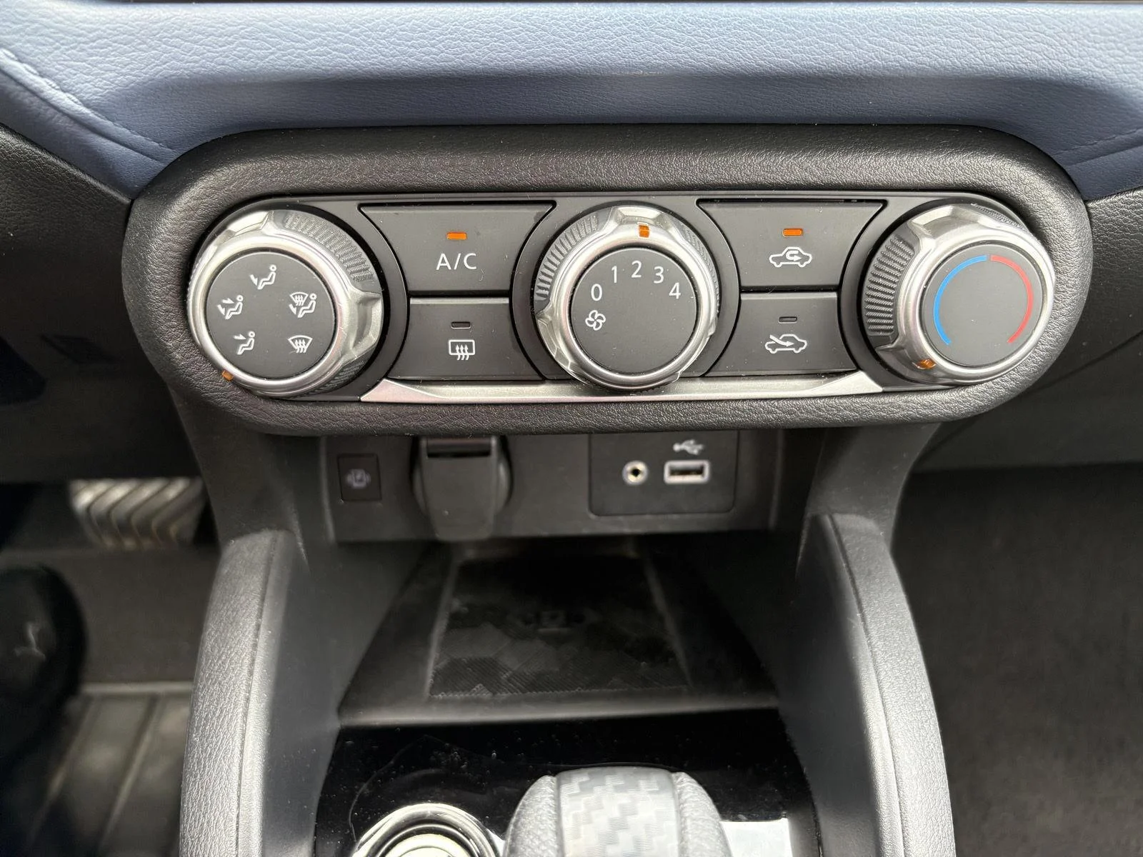 Used 2023 Gray Sky Pearl Nissan SV image 24