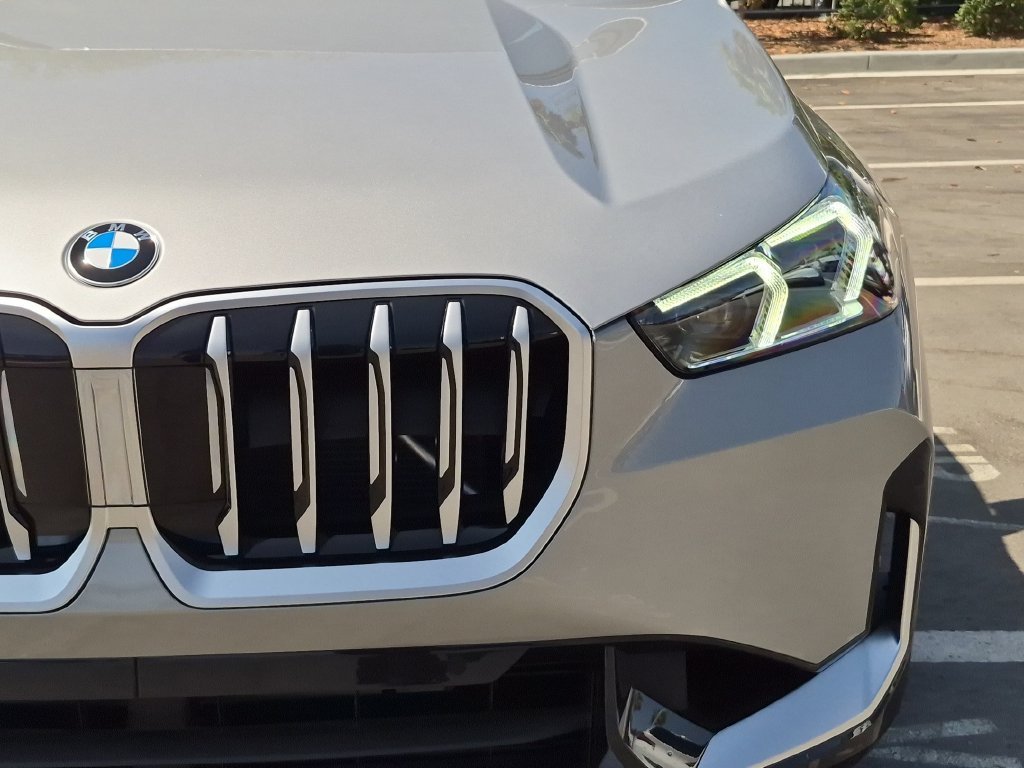 Used 2026 Silver BMW xDrive28i image 24