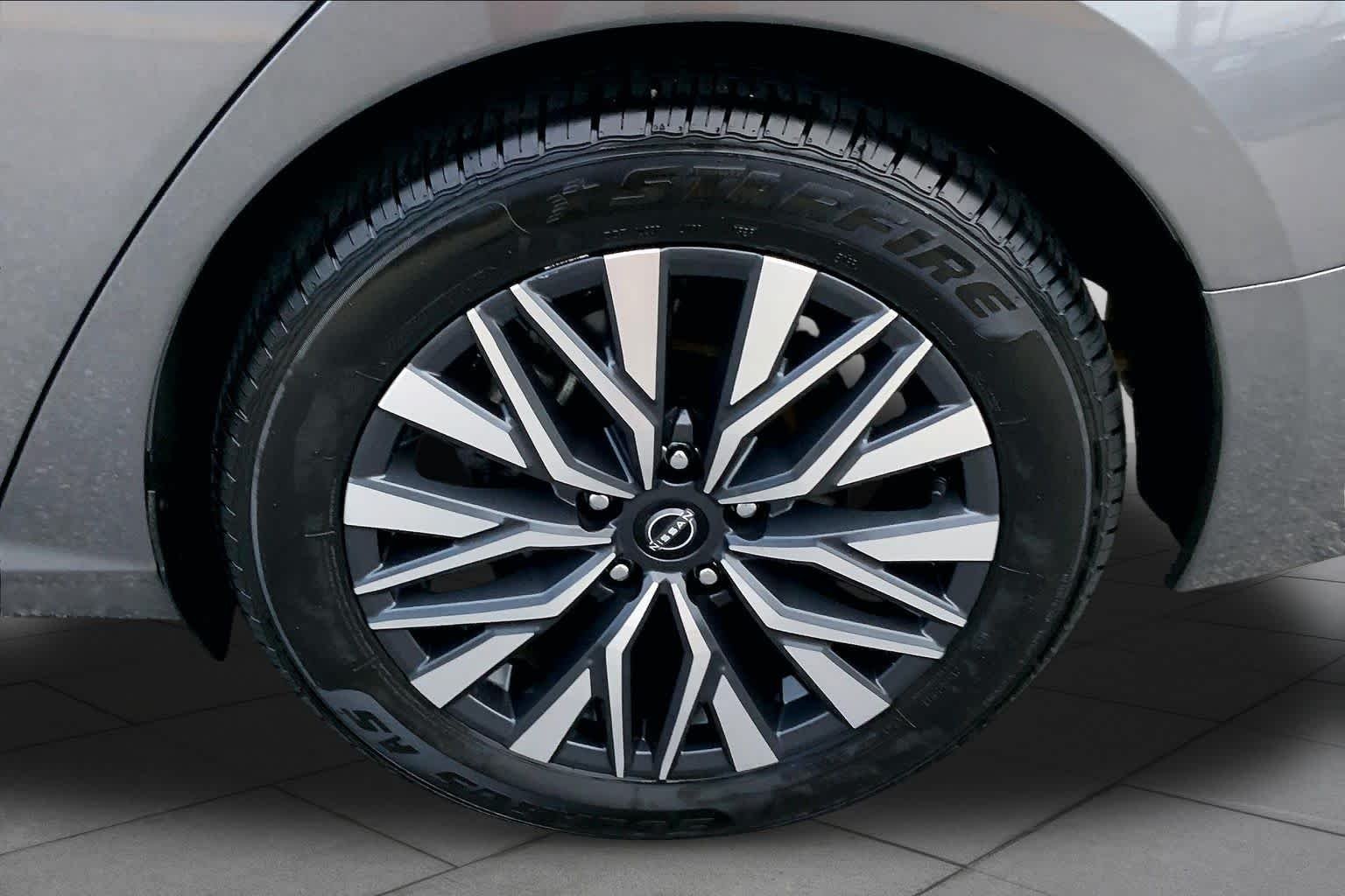 Used 2024 Gun Metallic Nissan 2.5 SV image 10