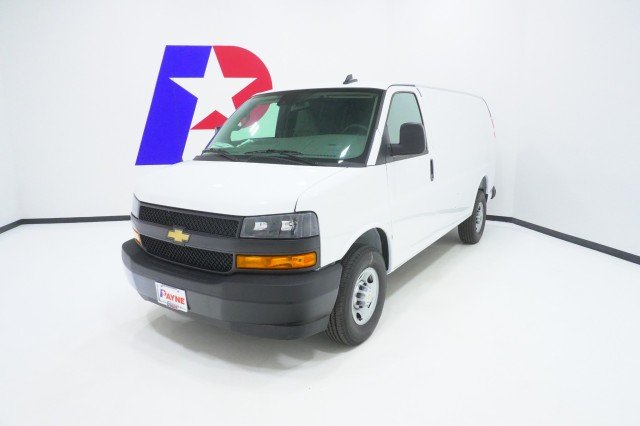 2025 Chevrolet Express 2500 Work Van HD's photo