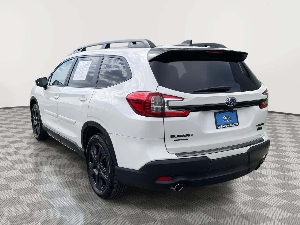 Certified Used 2025 Crystal White Pearl Subaru Onyx Edition Touring image 13
